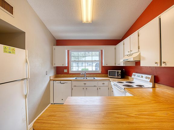 4th image of 203 S Orchard St APT 9D