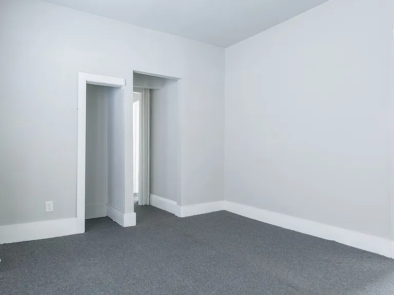 2226 Glenwood Ave — Photo 11