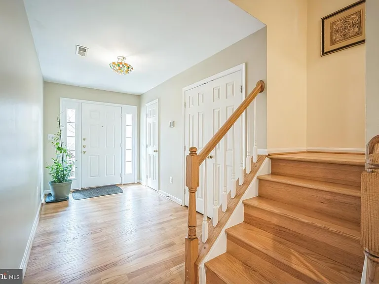11551 Laurel Lake Sq — Photo 8