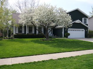 3460 Wilshire Dr, Hoffman Estates, IL 60067