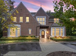 200 Lake Park Dr, Birmingham, MI 48009