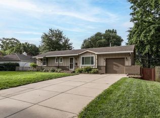 8511 W 92nd Ter, Overland Park, KS 66212
