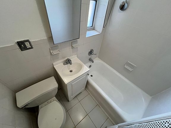 5th image of 32 Kensington Ave #31E