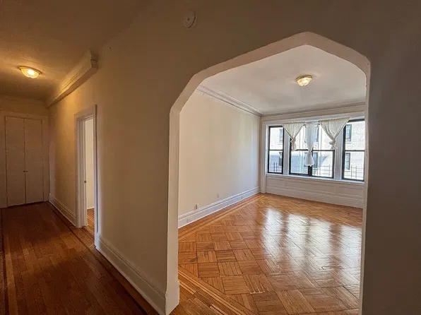 2586 Broadway, New York, NY