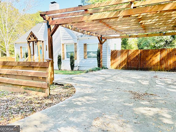 2nd image of 3164 Harris Dr