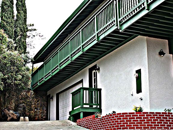 2nd image of 3281 Verano Ct