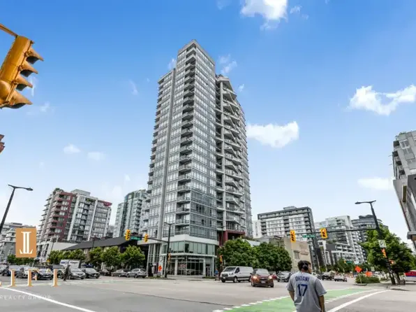 1775 Quebec St #1806, Vancouver, BC V5T 0E3