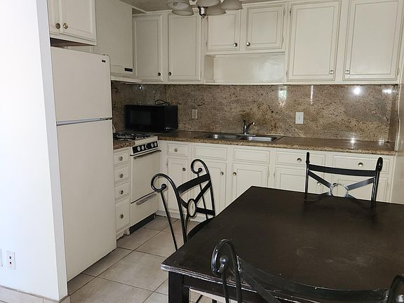 5th image of 2717 Orchard Ave APT 9