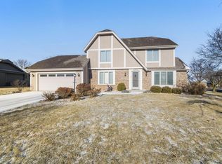 12940 W Wimbledon Dr, New Berlin, WI 53151