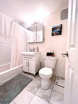 Rented by City Connections Realty | media 7