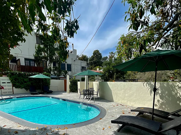 2122 Vista Del Mar Ave #28 — Photo 7