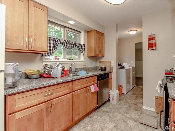 5th image of 8319 Forest Ave SW