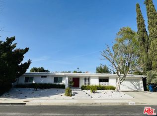 24125 Bessemer St, Woodland Hills, CA 91367