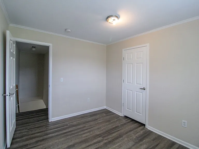 122 Meadows Ln — Photo 21