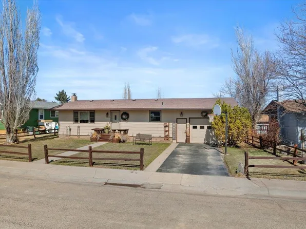 1403 Whitetail Dr, Sturgis, SD 57785