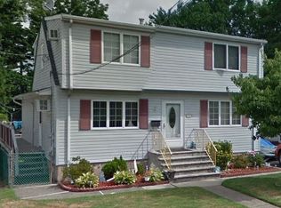 137 Macarthur Dr, Saddle Brook, NJ 07663