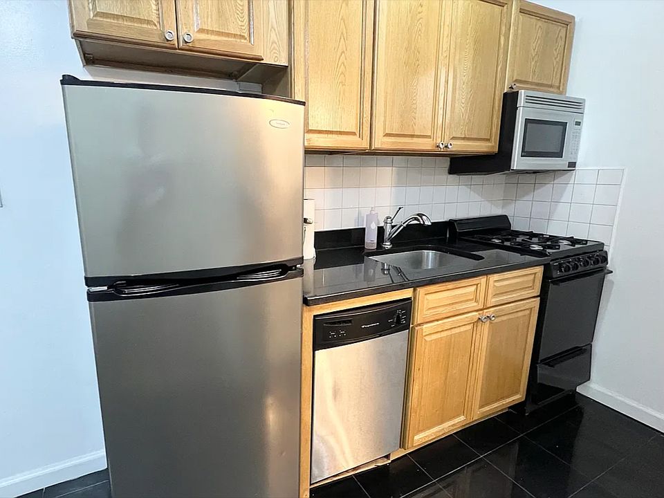 2nd image of 131 Avenue A APT 5