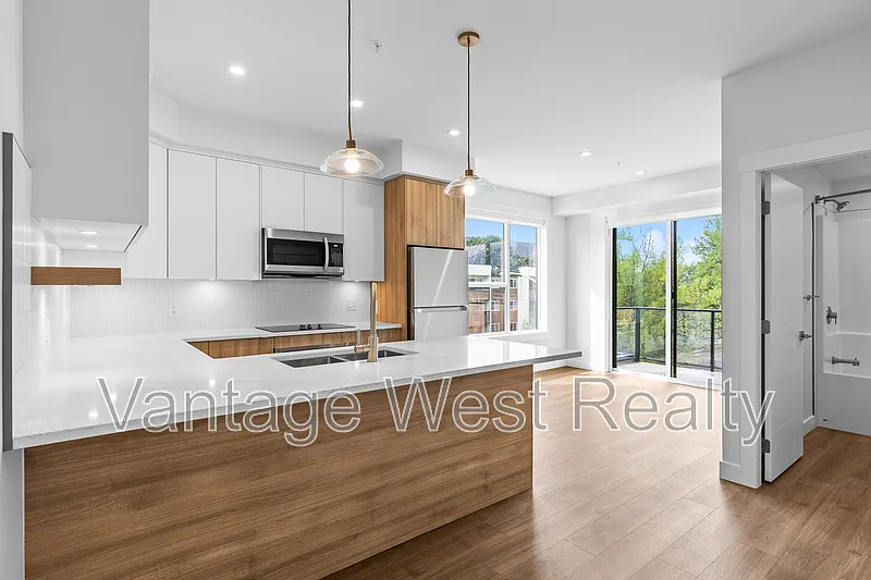1 bed, 1.0 bath, 629 sqft, $1,800 — Photo 3