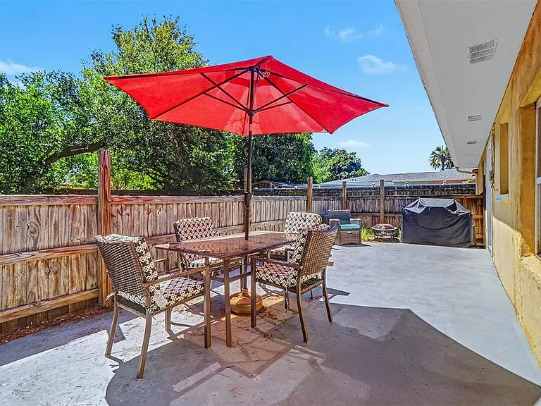209 S Aurora Ave — Photo 22