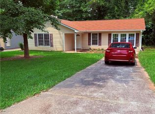 6103 Chaseland Dr, Rex, GA 30273