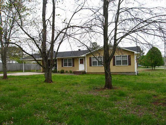 2nd image of 500 Hillside Dr