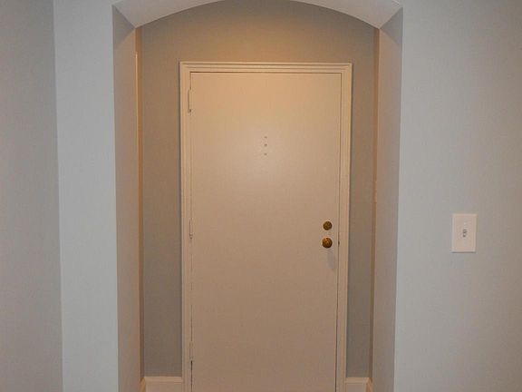 2nd image of 30 S Old Glebe Rd APT 1