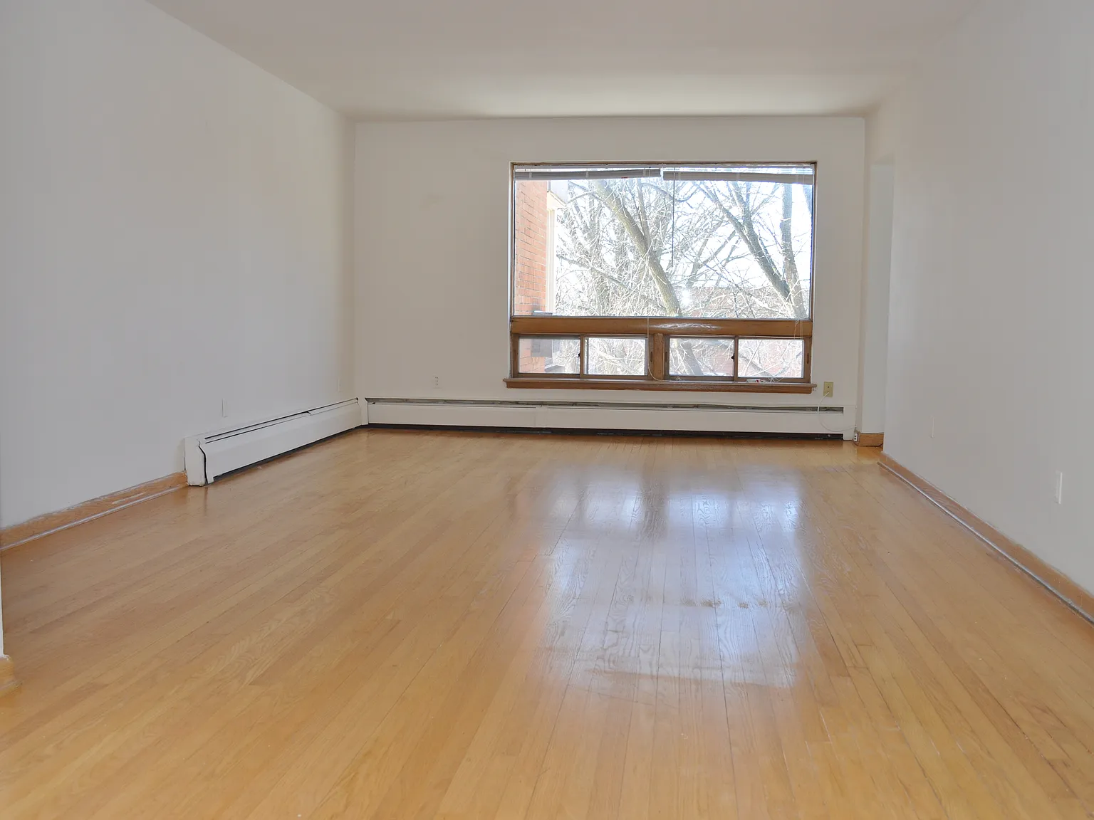 2 bed, 1050 sqft, $1,595 — Photo 2