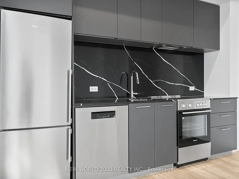 101 Roehampton Ave #3809 — Photo 12