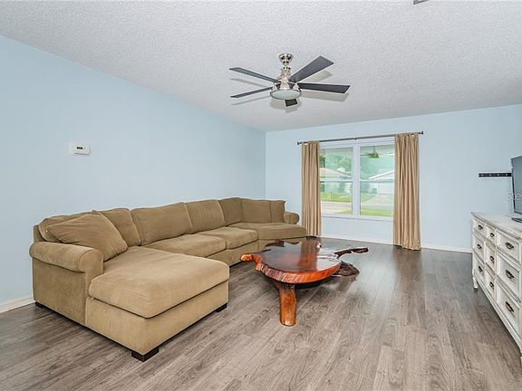 4th image of 7106 Hazelwood Ct
