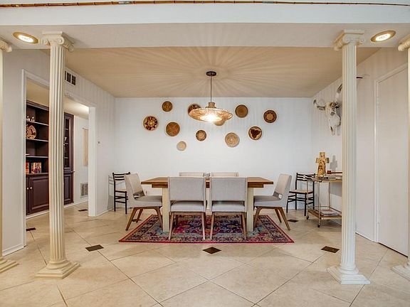 4th image of 6345 Diamond Head Cir APT C