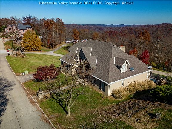 2nd image of 423 Woodbridge Dr