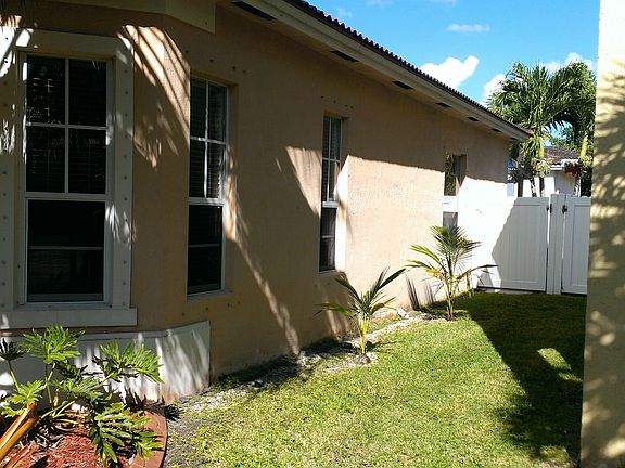 4th image of 2217 Portofino Ave