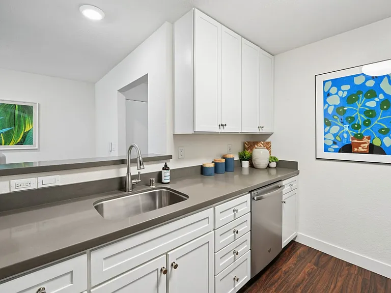 Pescadero Apartments — Photo 26