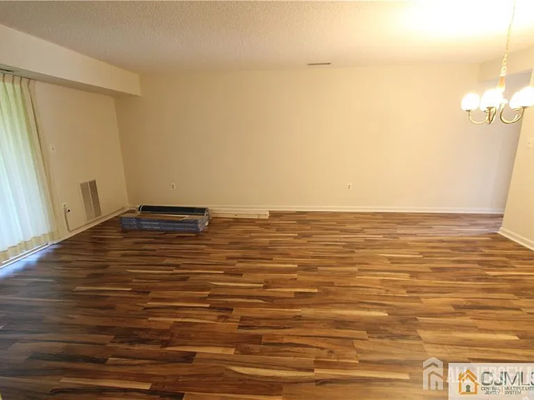 1103 Aspen Dr — Photo 5