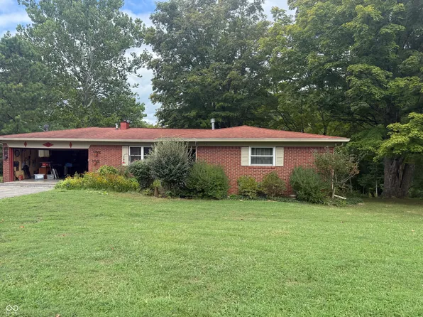 382 Tuck A Way Ridge Dr, Nashville, IN 47448