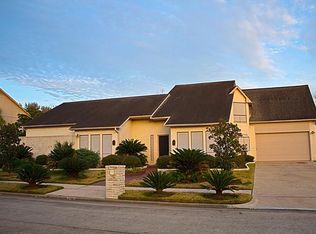 12023 E Circle Dr, Houston, TX 77071