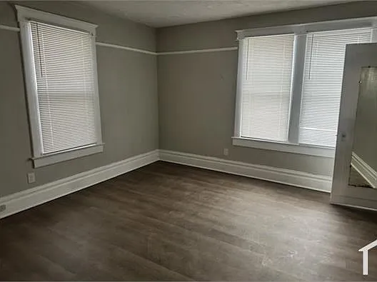 1103 N Frink St — Photo 2