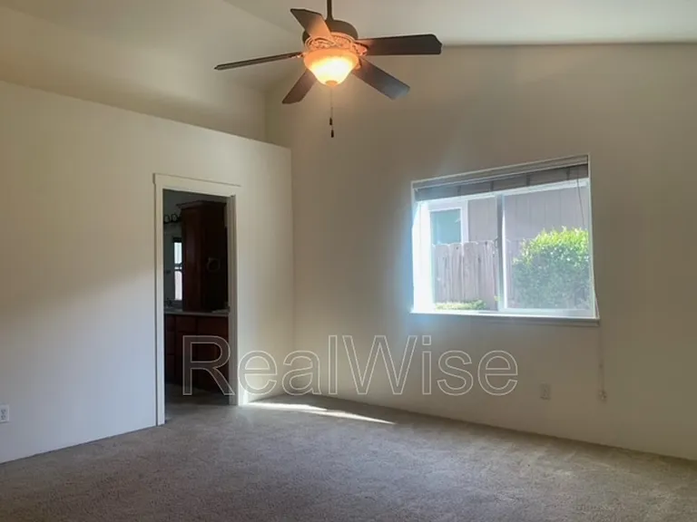 1188 SW Derek Ln — Photo 5