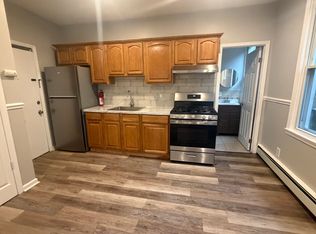 90 W 20th St #2F, Bayonne, NJ