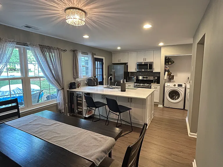 448 Saint Giles Ct — Photo 9