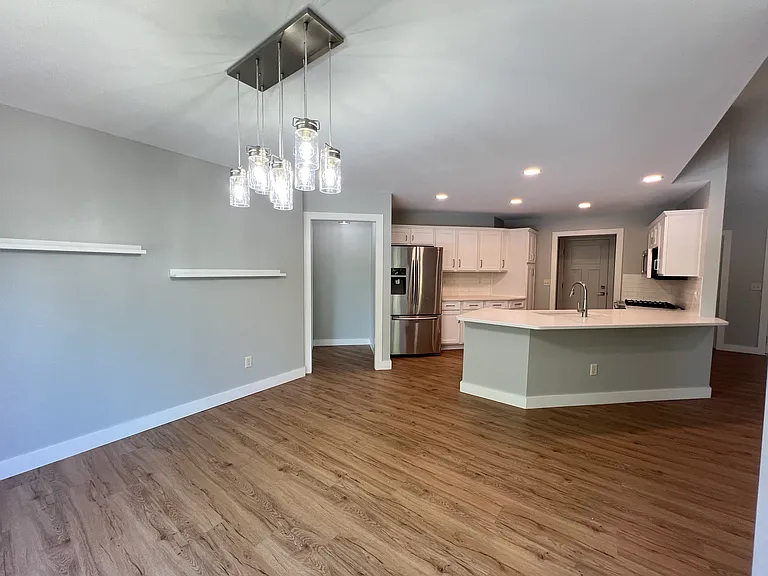 2213 E Myrtlewood Ct — Photo 99