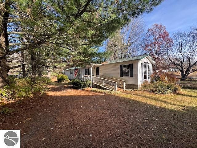 1st image of 488 Autumn Rd