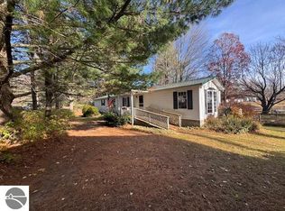 488 Autumn Rd, Cadillac, MI 49601
