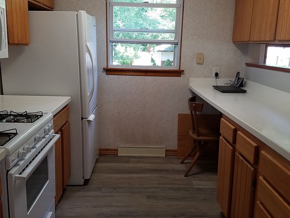 1st image of 25 Clarendon Dr