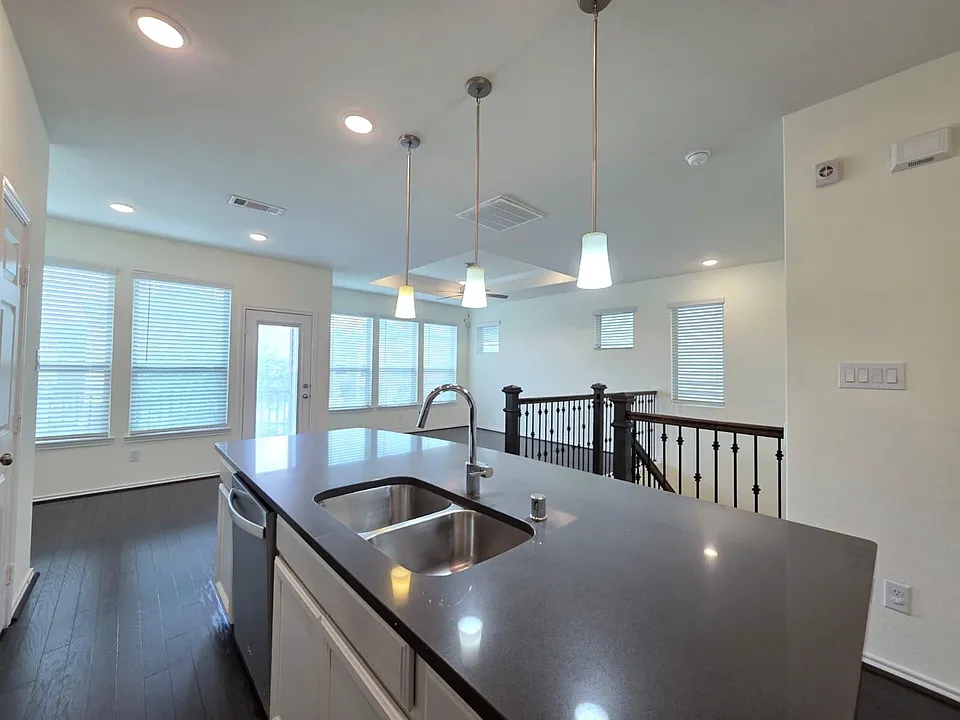 8620 Hollyoaks Creek Ln