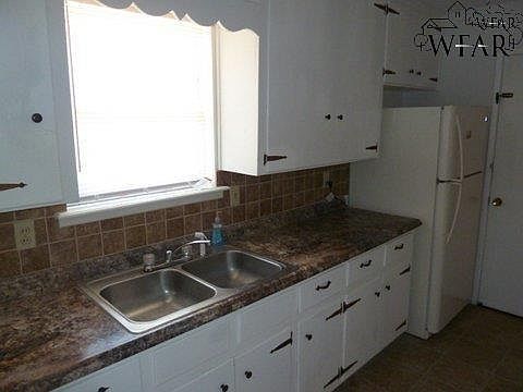3rd image of 4644 Sierra Madre Dr