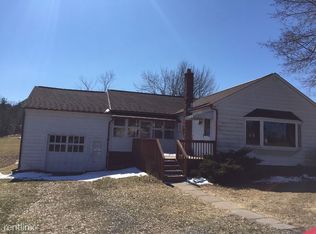 8 Molitoris Ln, Sugarloaf, PA 18249