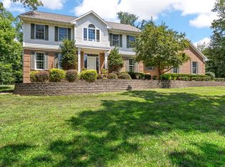 4600 Deer View Rd, Cedar Rapids, IA 52411