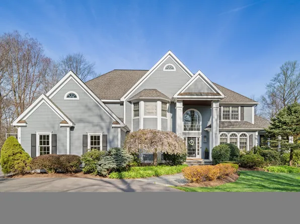 8 Merlins Lane, Newtown, CT 06470