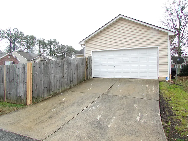 1471 Wilshire Way — Photo 24